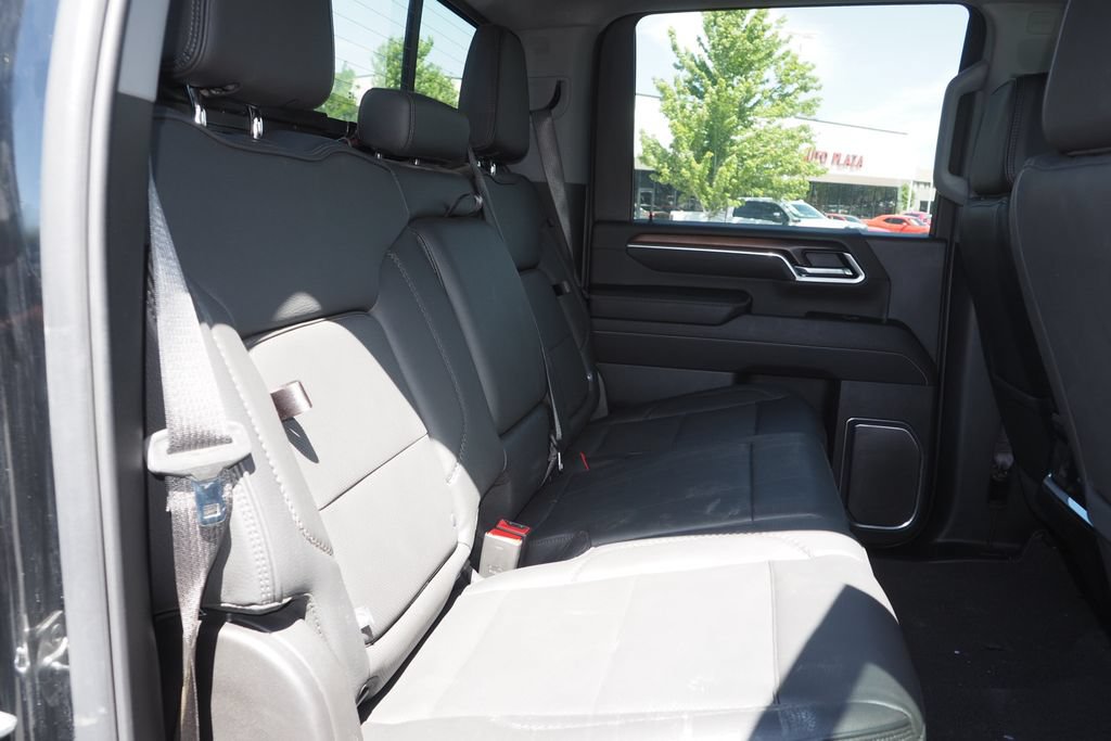 Used 2025 GMC Sierra 3500 Denali w/ Technology Package AWD/4WD image 18