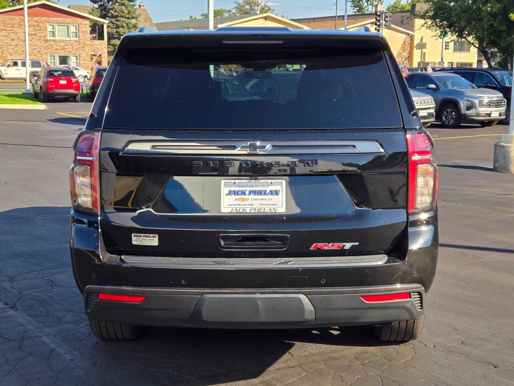 Certified 2021 Chevrolet Suburban RST w/ Luxury Package AWD/4WD image 14