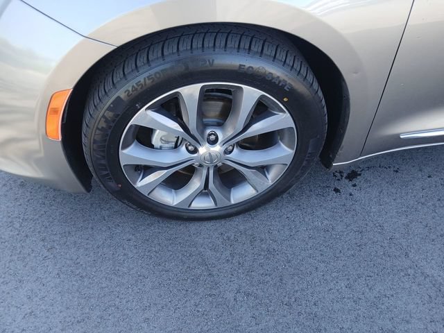 Used 2018 Chrysler Pacifica Limited FWD image 11
