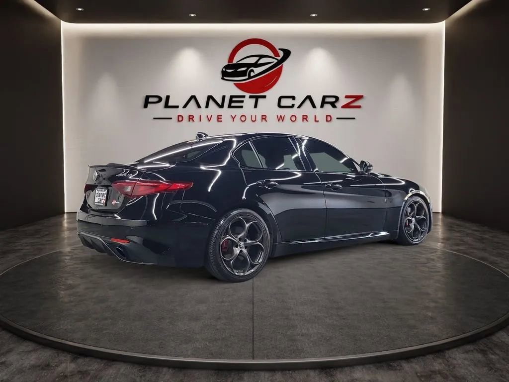 Used 2019 Alfa Romeo Giulia Ti Sport w/ Quick Order Package 22U Sport RWD image 5