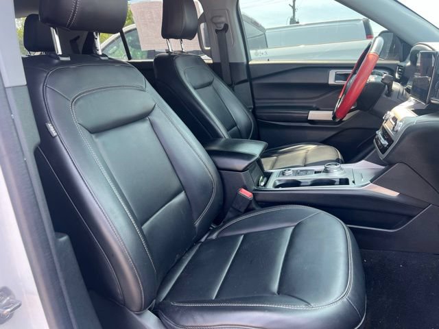Used 2021 Ford Explorer XLT w/ Equipment Group 202A AWD/4WD image 9