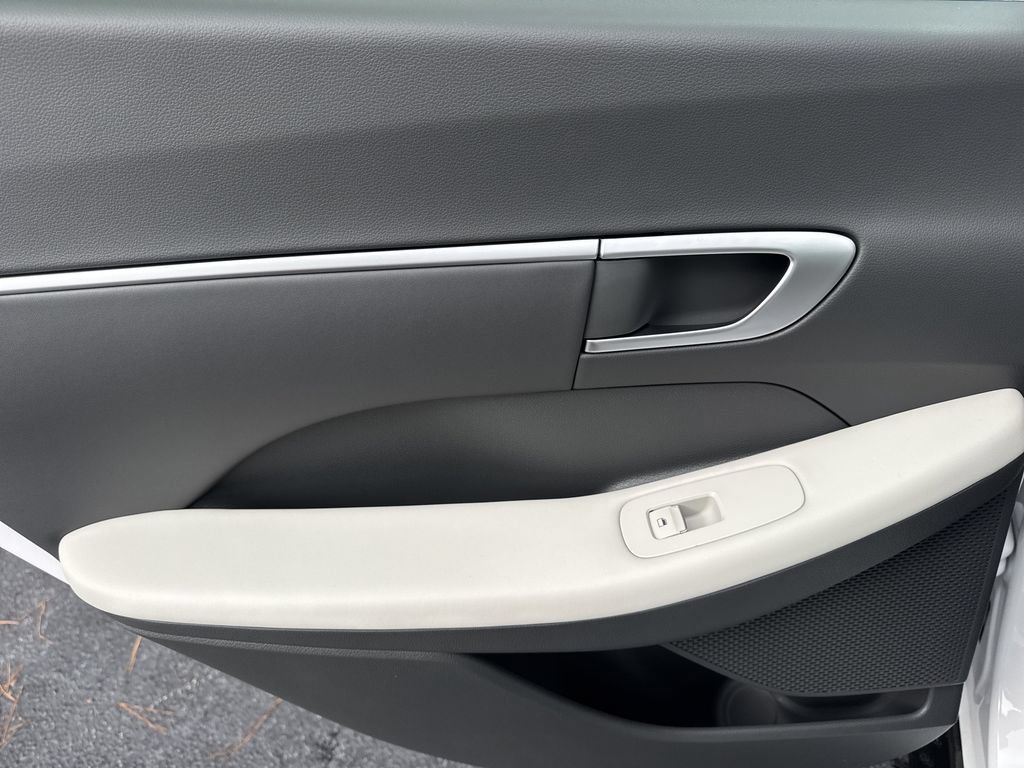 New 2026 Hyundai Sonata SEL FWD image 21