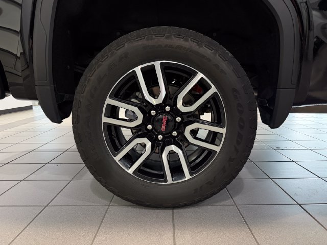 Used 2023 GMC Sierra 1500 AT4 w/ AT4 Premium Package AWD/4WD image 9