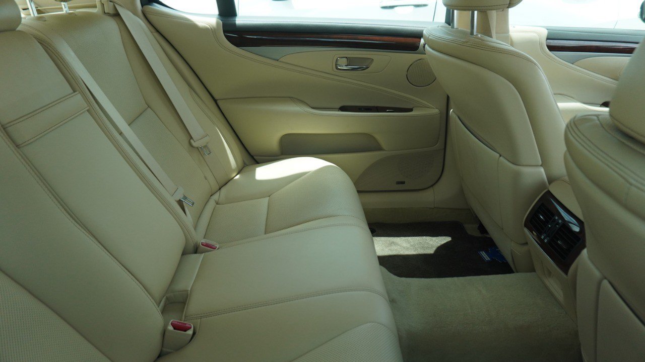 Used 2016 Lexus LS 460 L RWD image 12