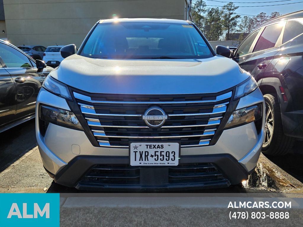 Used 2024 Nissan Rogue S image 2