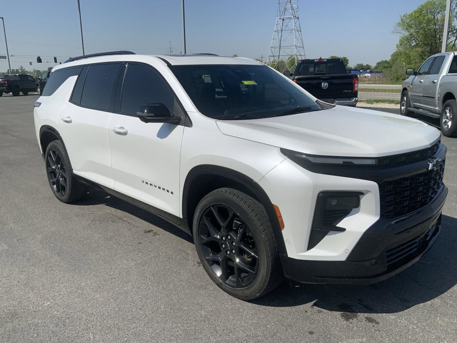Used 2024 Chevrolet Traverse RS w/ LPO, Floor Liner Package AWD/4WD image 2