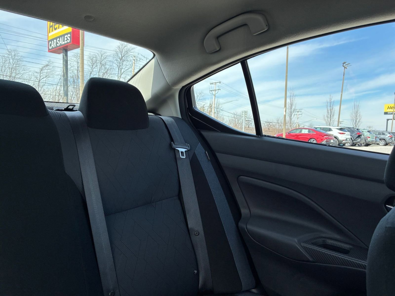 Used 2025 Nissan Versa SV image 32