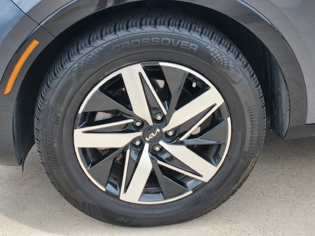 Used 2023 Kia Sorento S FWD image 19
