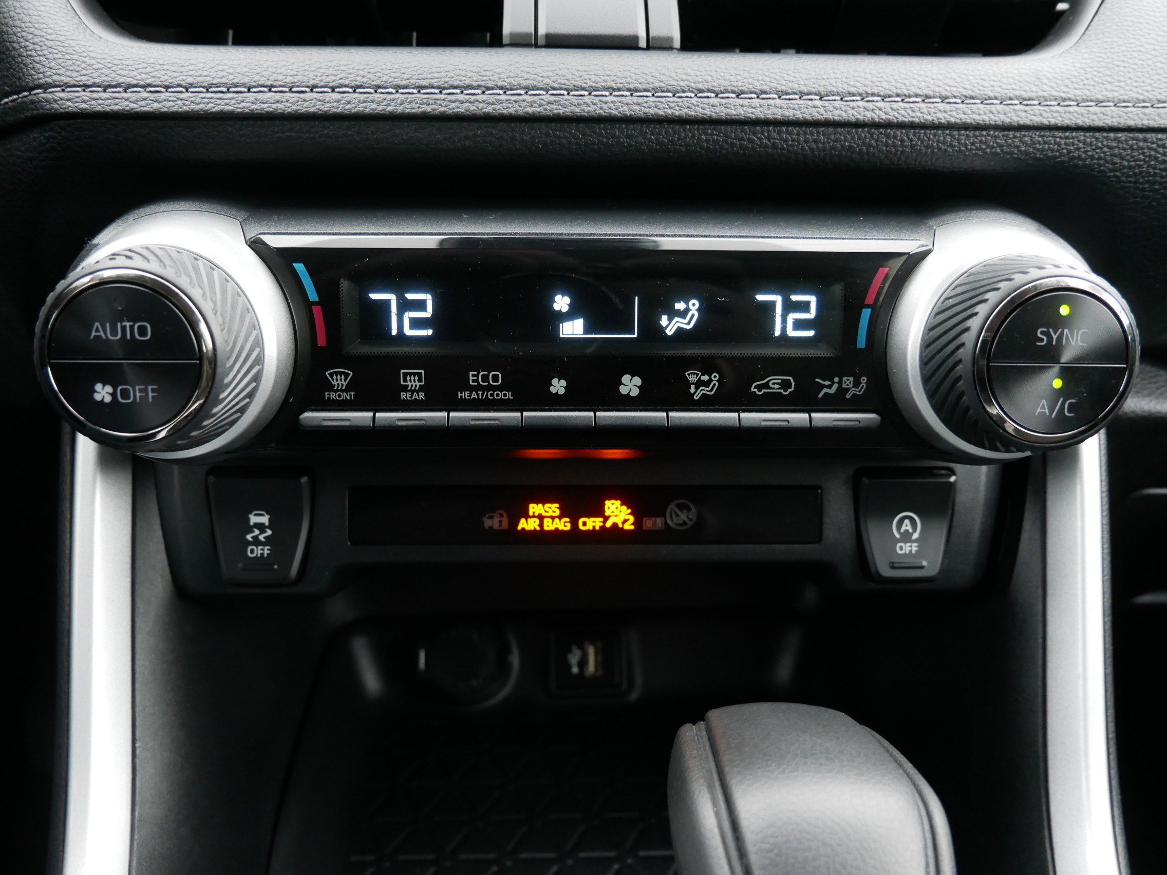 Used 2024 Toyota RAV4 XLE AWD/4WD image 23