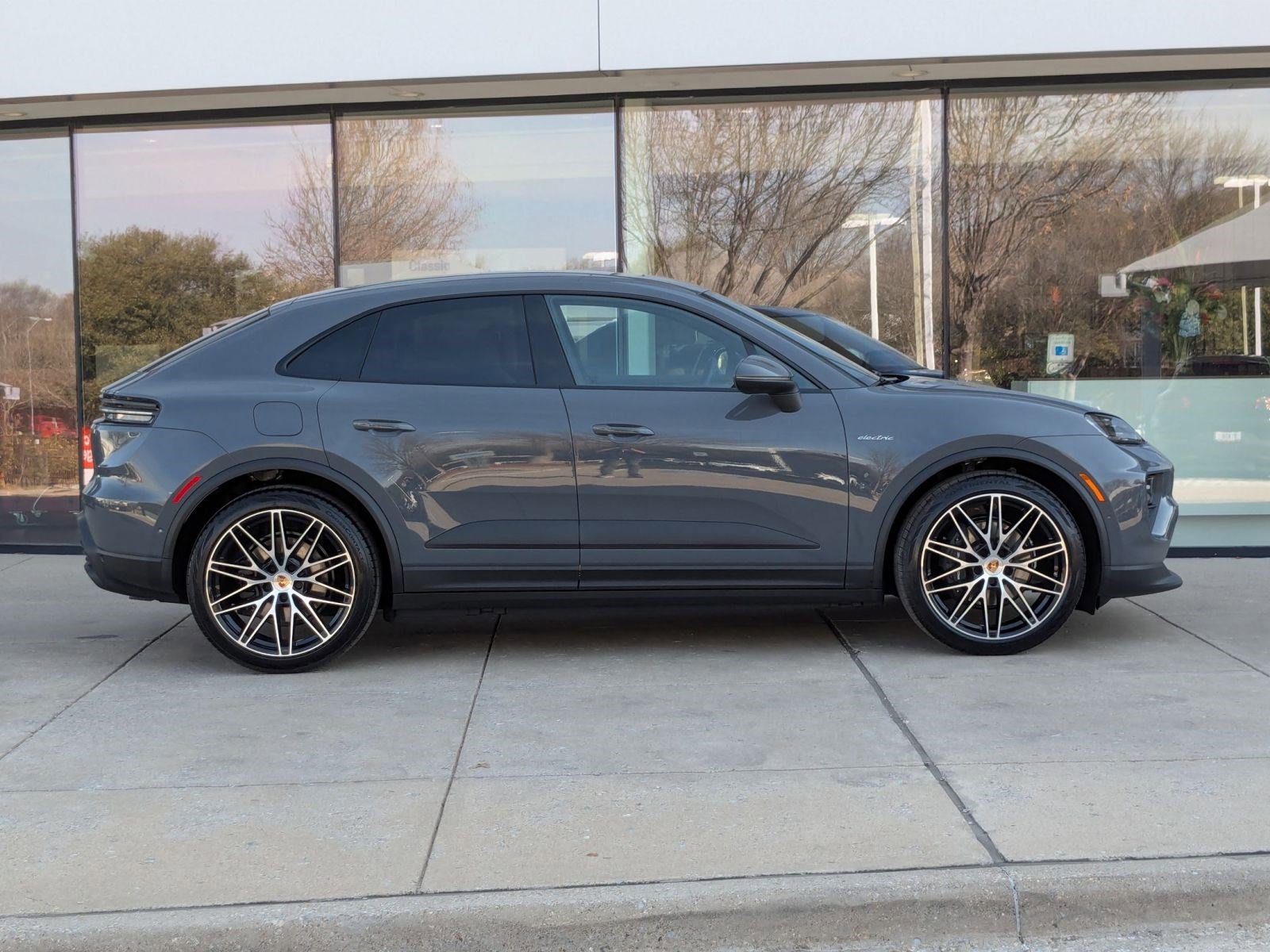 New 2026 Porsche Macan Electric RWD image 8