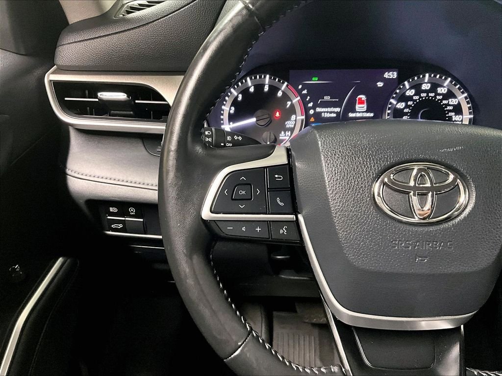 Used 2023 Toyota Highlander XLE AWD/4WD image 24