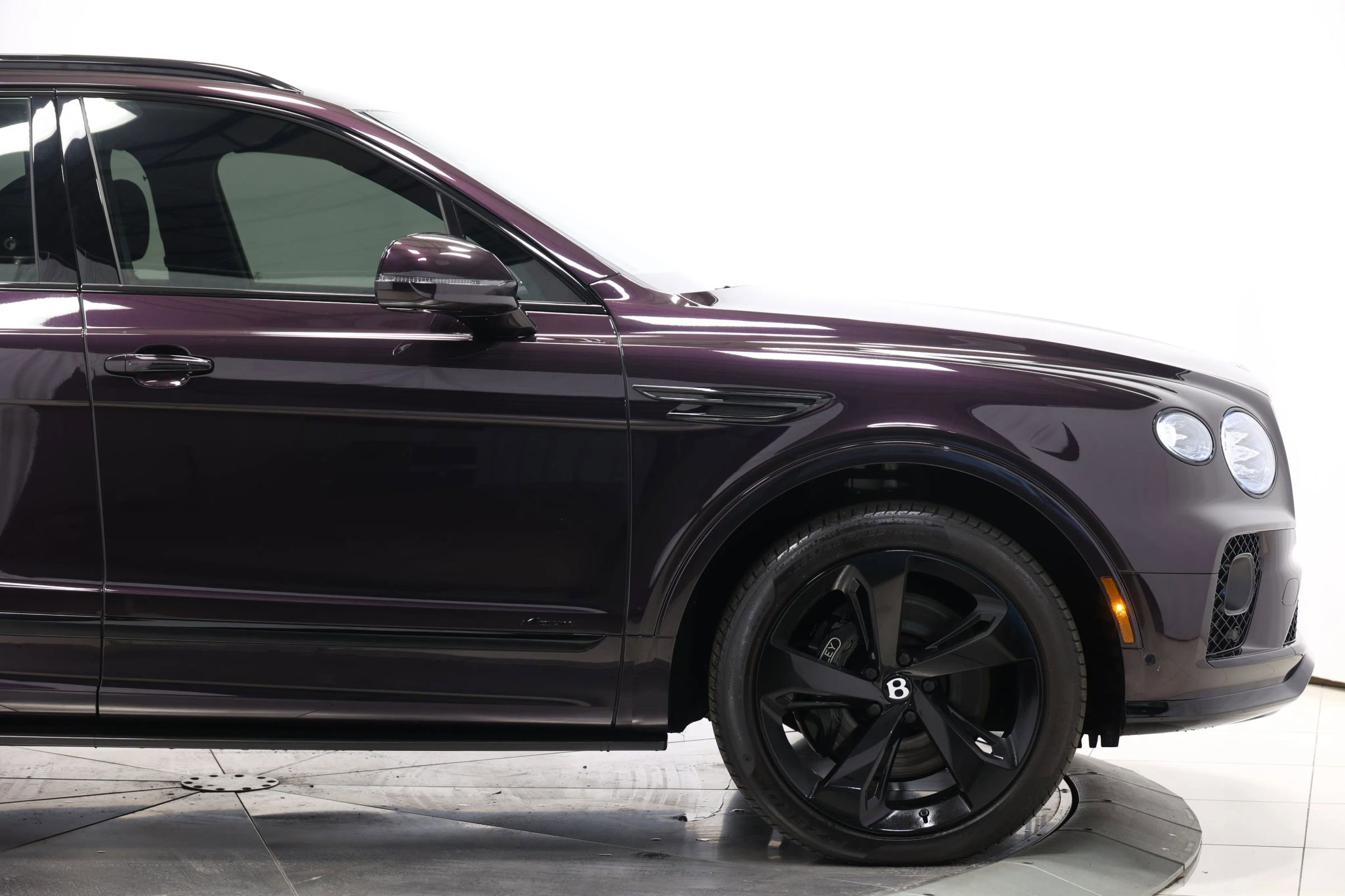 Used 2023 Bentley Bentayga Extended Wheelbase image 86