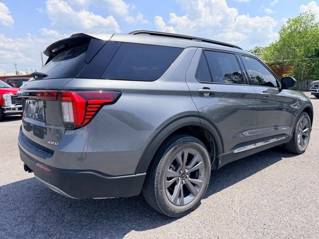 Used 2025 Ford Explorer Active w/ Active Comfort Package AWD/4WD image 3