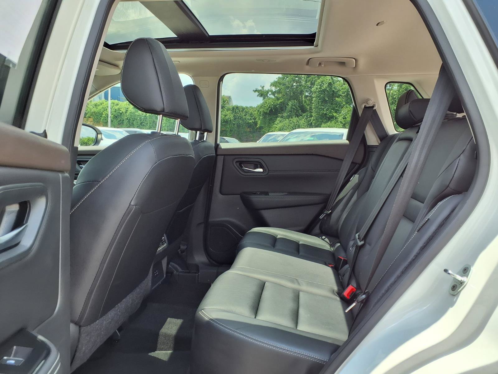 Used 2023 Nissan Rogue SL AWD/4WD image 27