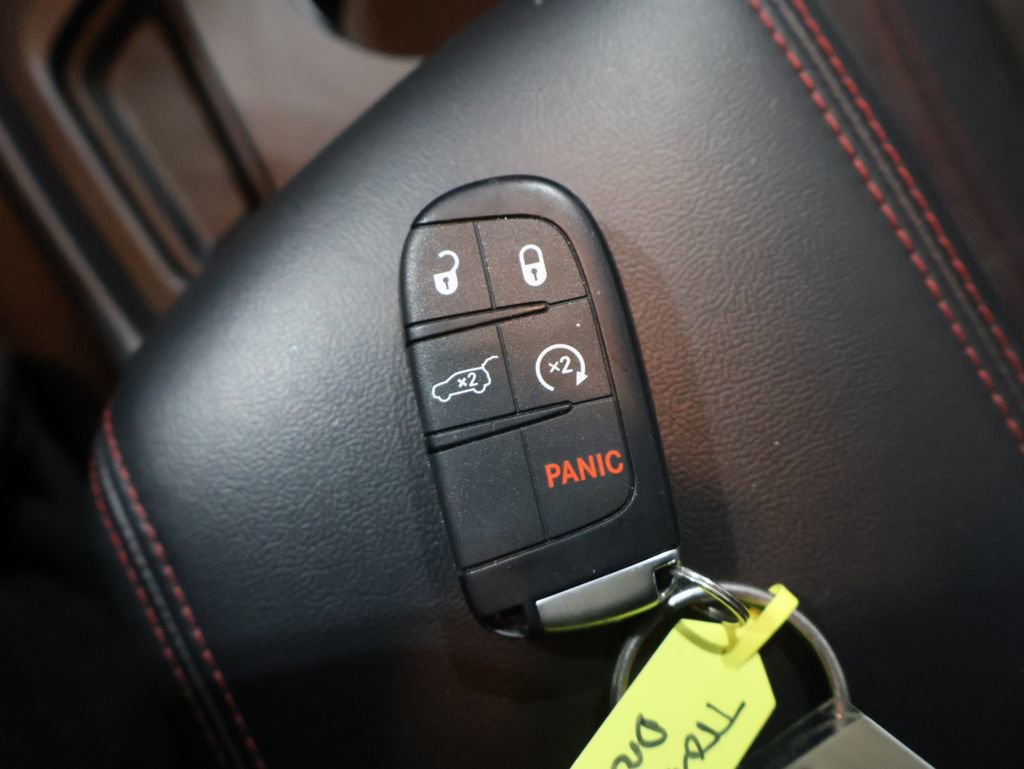 Used 2025 Dodge Durango GT image 28