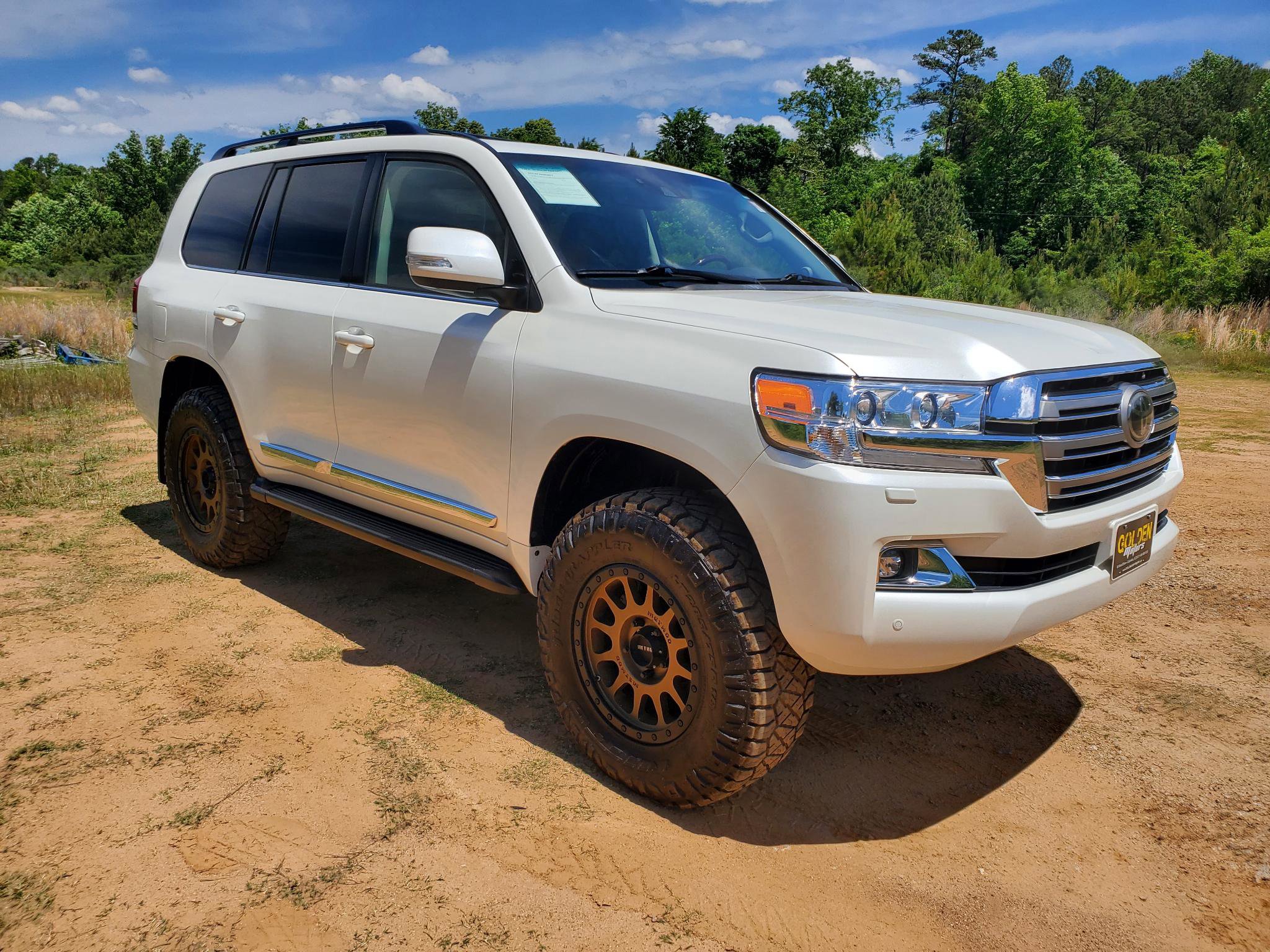 Used 2019 Toyota Land Cruiser w/ Preferred Accessory Package AWD/4WD image 12