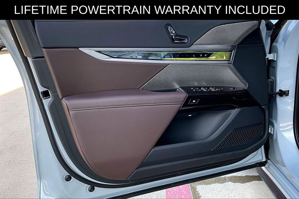 Used 2025 BMW 740i xDrive AWD/4WD image 21