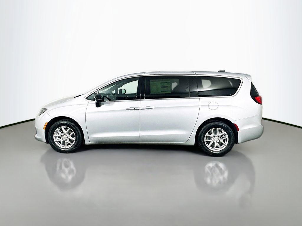 New 2026 Chrysler Voyager LX image 4