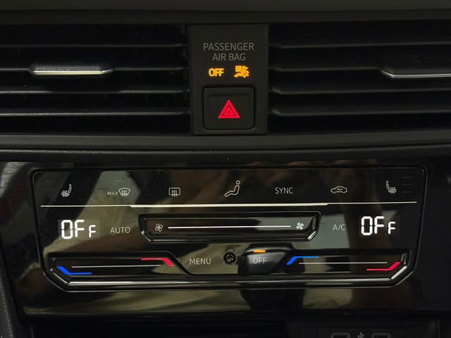 Used 2025 Volkswagen Jetta SE FWD image 18