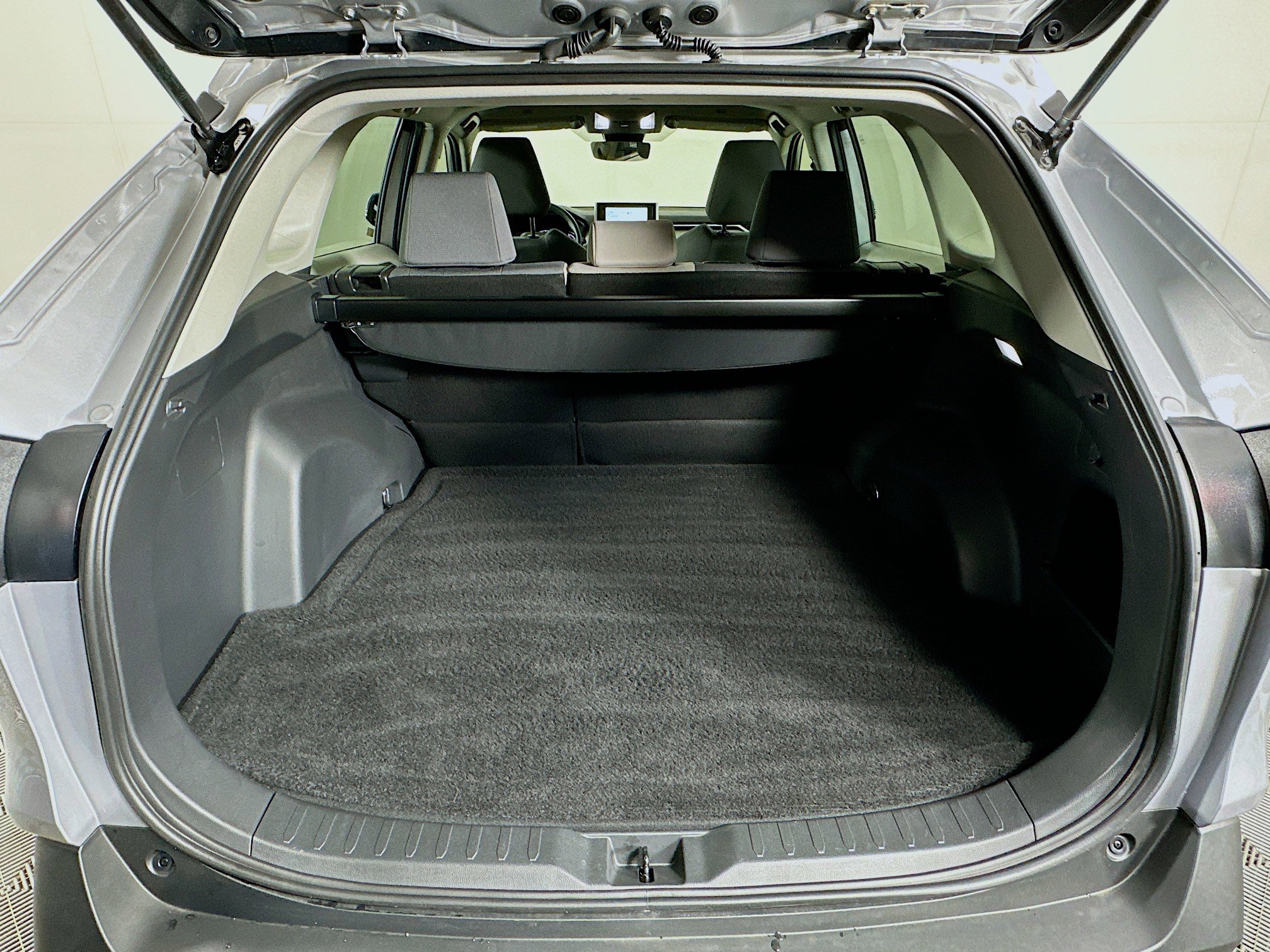 Used 2025 Toyota RAV4 XLE image 27