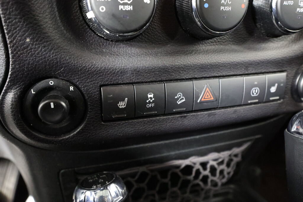 Used 2017 Jeep Wrangler 75th Anniversary image 36