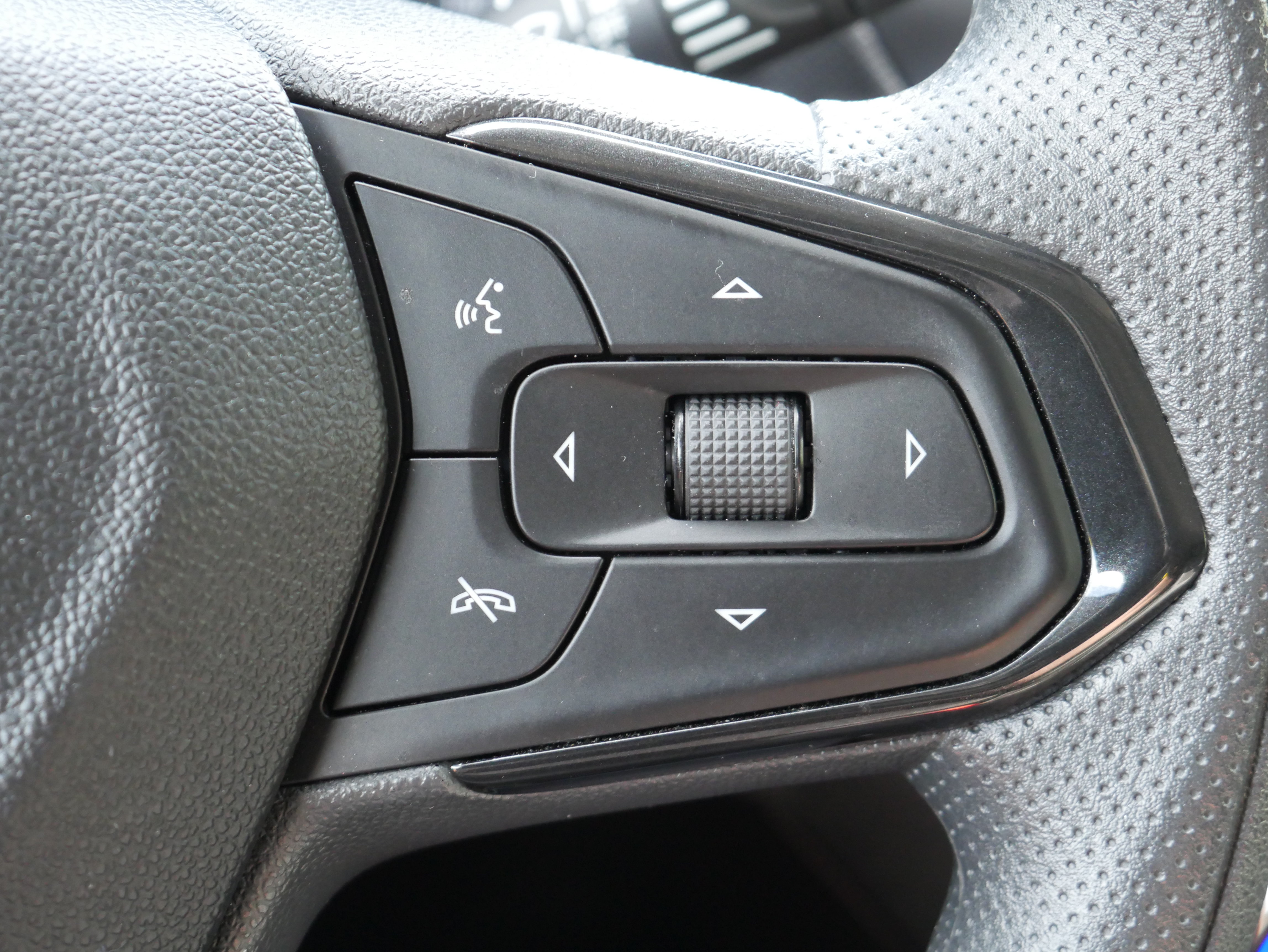 Certified 2023 Chevrolet TrailBlazer LT FWD image 23