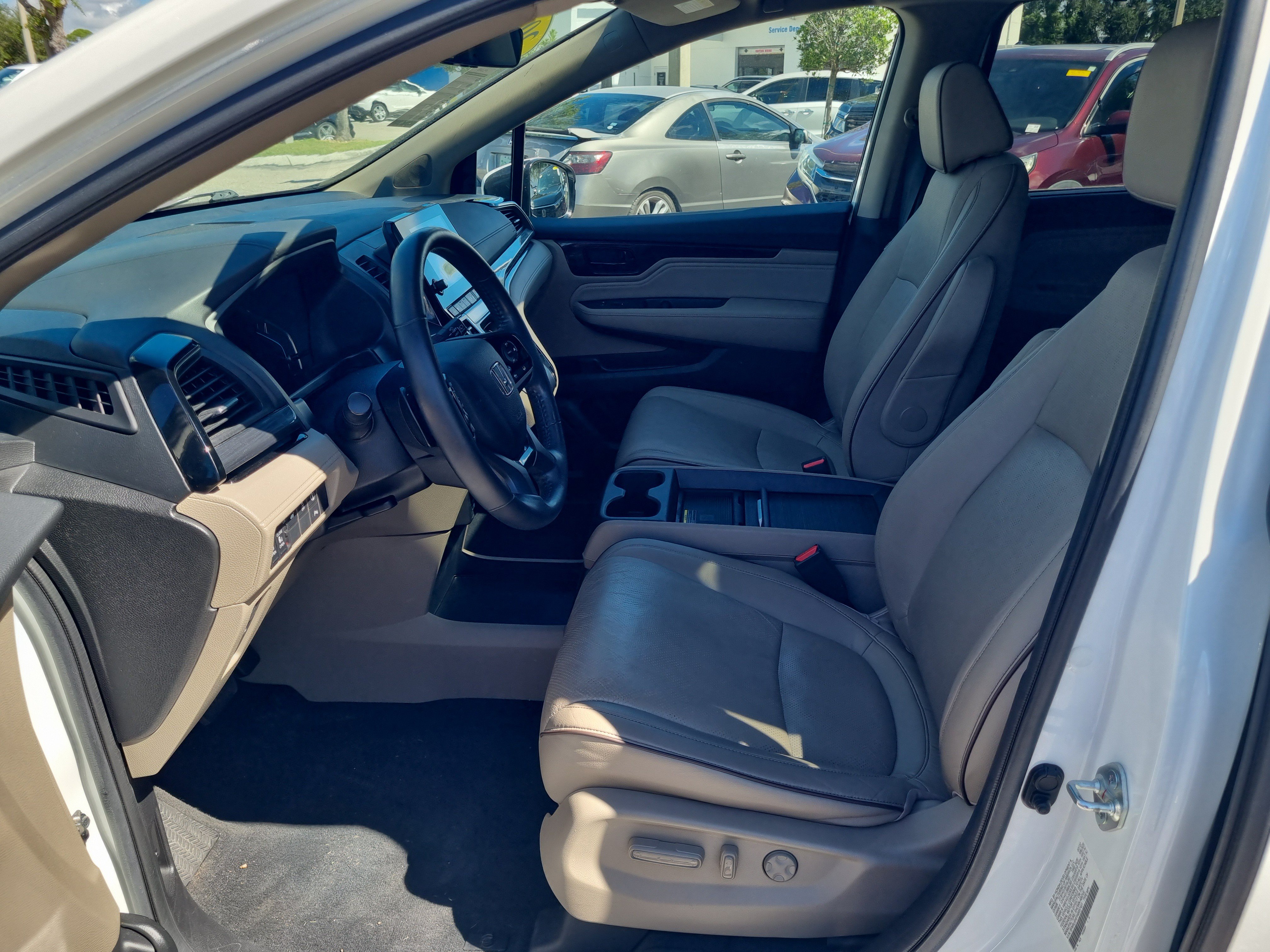 Used 2022 Honda Odyssey Elite image 23