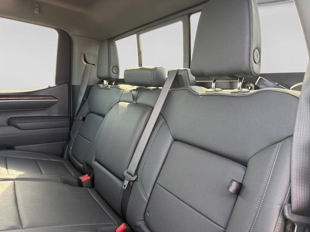 Used 2025 GMC Sierra 1500 Elevation w/ Elevation Premium Package AWD/4WD image 36