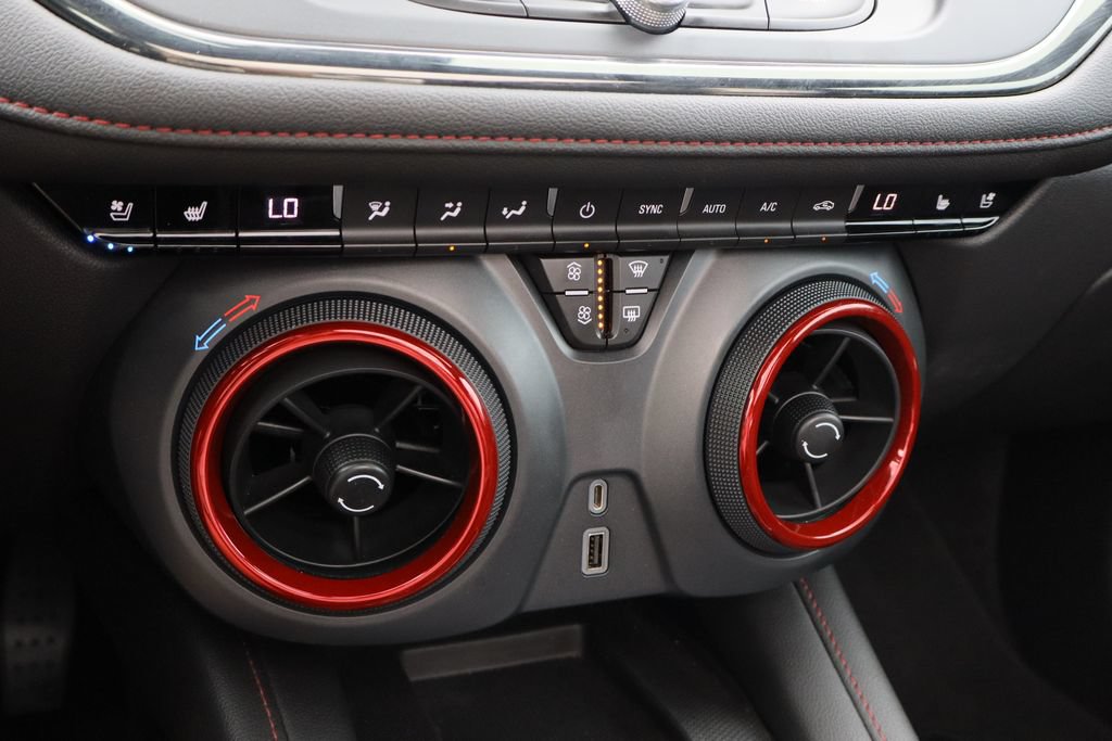 Used 2021 Chevrolet Blazer RS w/ Enhanced Convenience Package FWD image 17