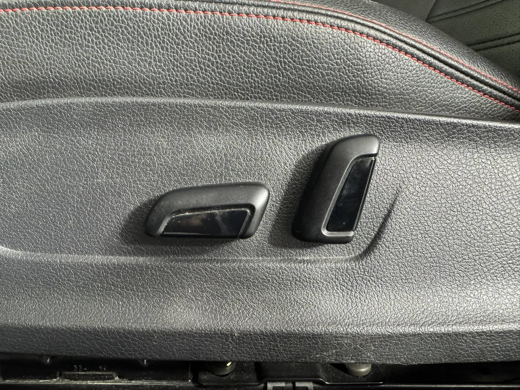 Used 2017 Volkswagen Jetta GLI FWD image 33