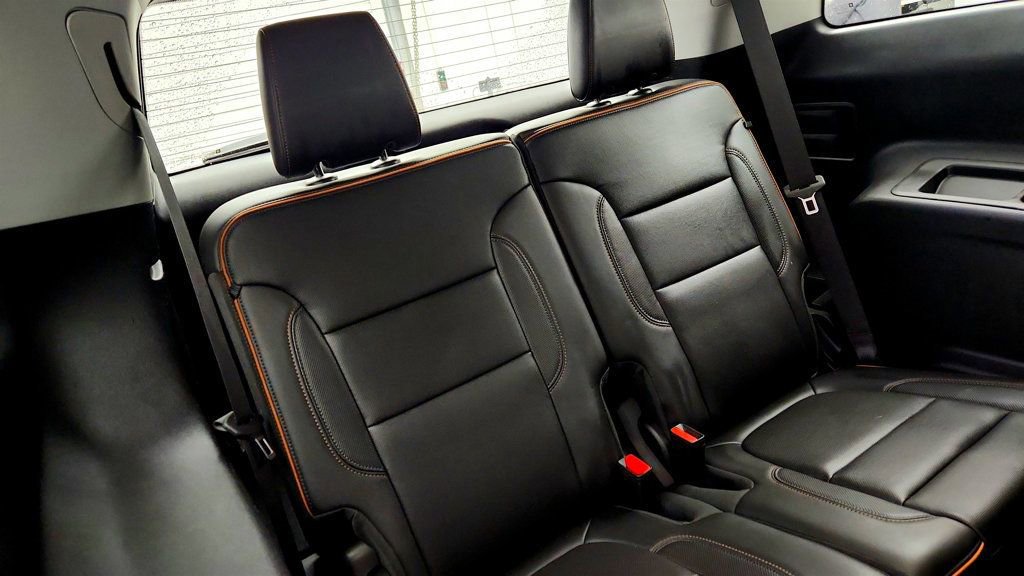 Used 2023 GMC Acadia AT4 w/ Technology Package image 24