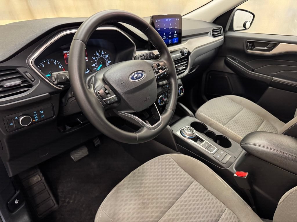 Used 2022 Ford Escape SE w/ Convenience Package FWD image 14
