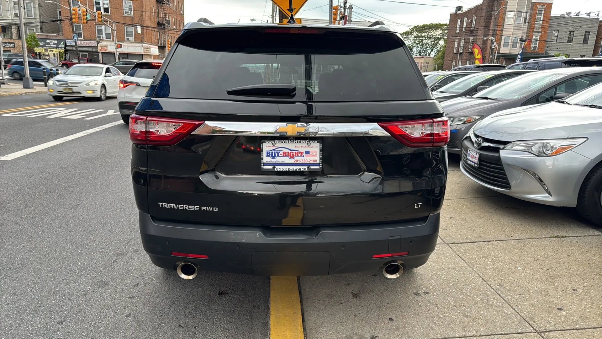 Used 2021 Chevrolet Traverse LT image 7