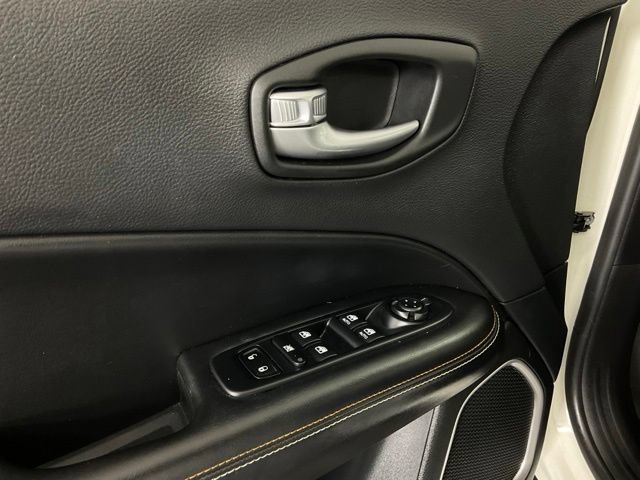 Used 2018 Jeep Compass Latitude w/ Cold Weather Group FWD image 27