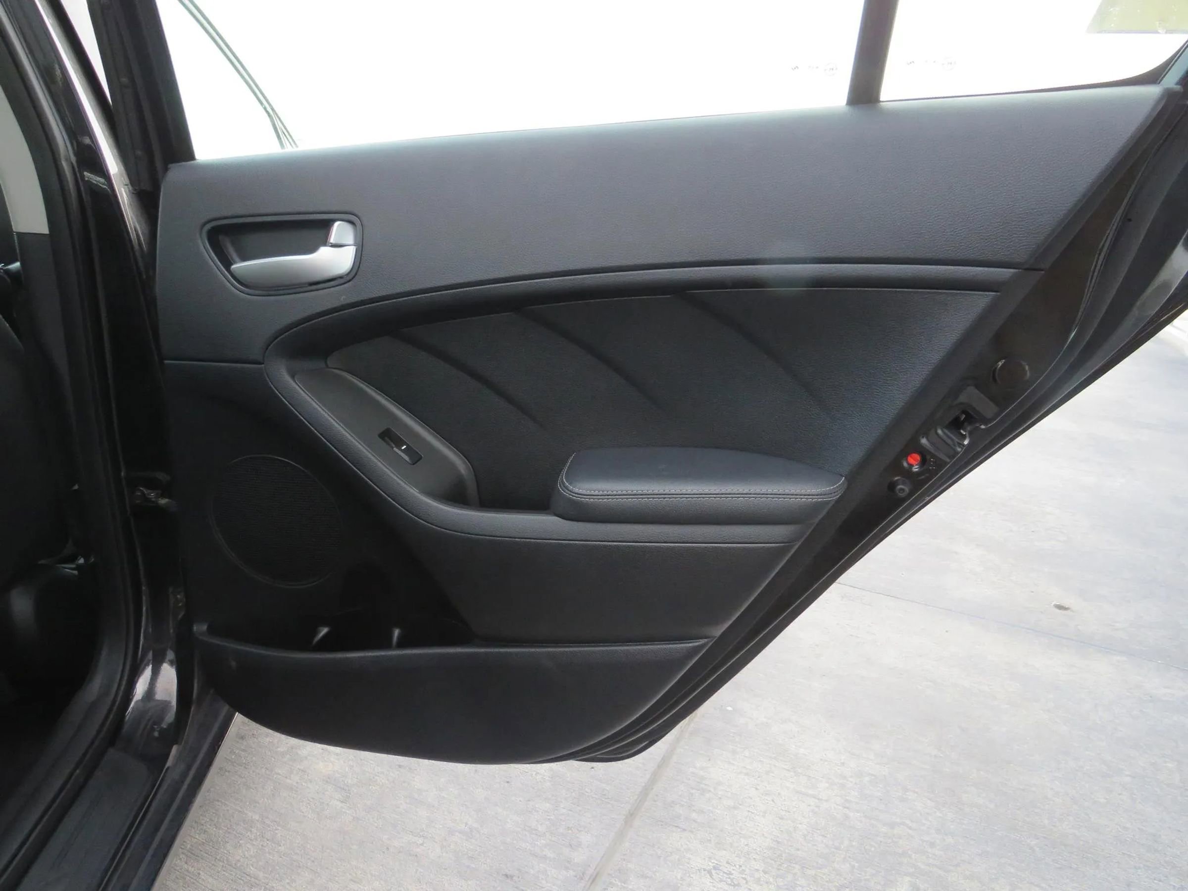 Used 2017 Kia Forte LX image 34