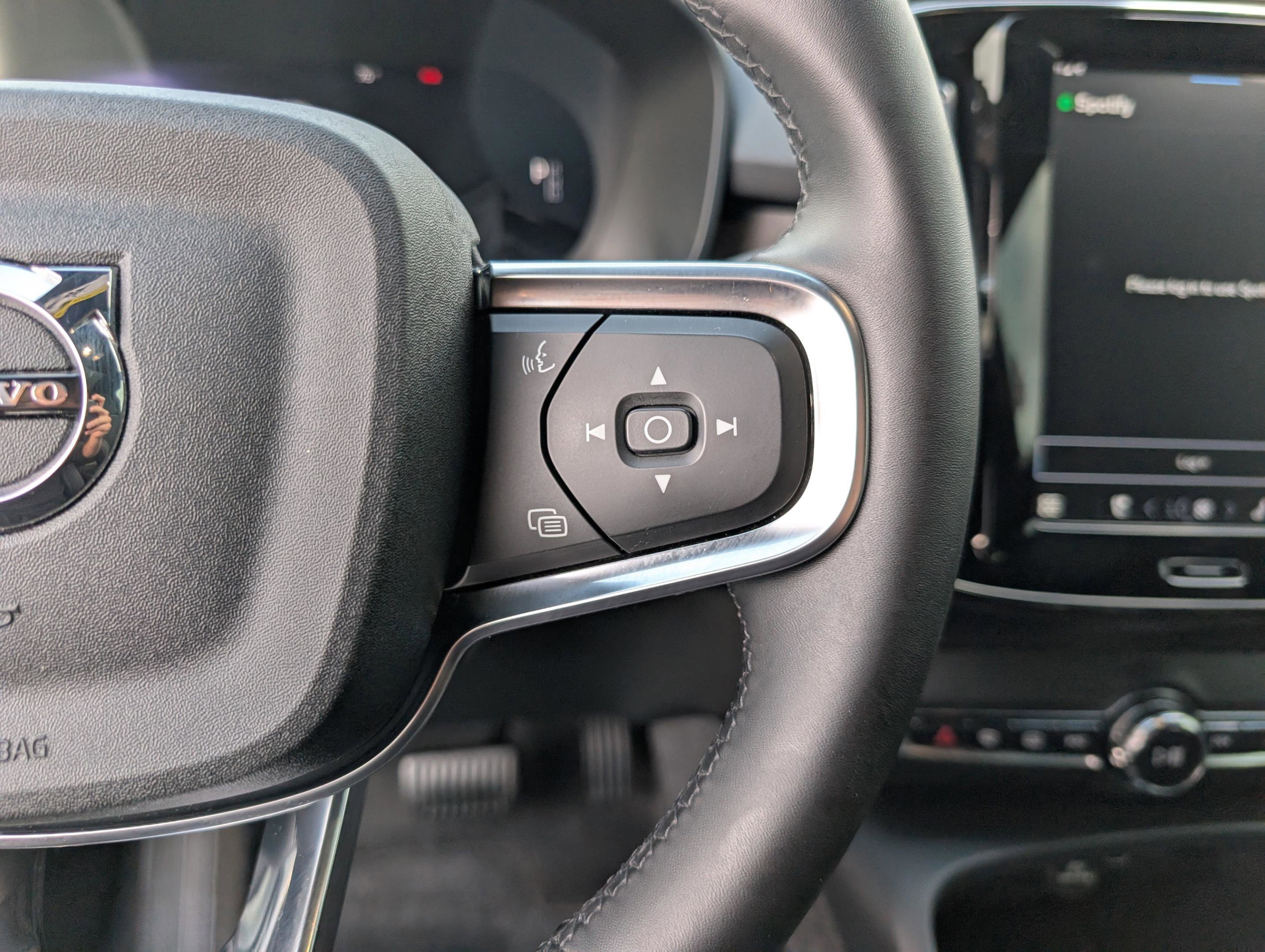 Used 2023 Volvo XC40 Recharge Ultimate w/ Protection Package Premier image 27