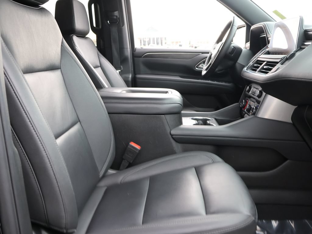 Used 2024 Chevrolet Suburban LT AWD/4WD image 9