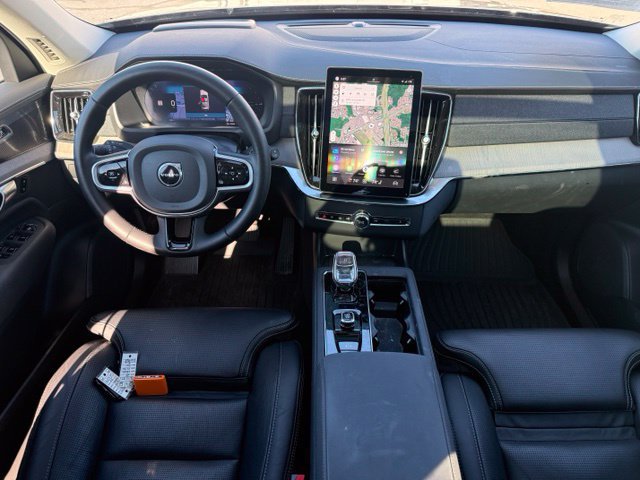 Used 2025 Volvo XC90 T8 Ultra w/ Protection Package Premier AWD/4WD image 9