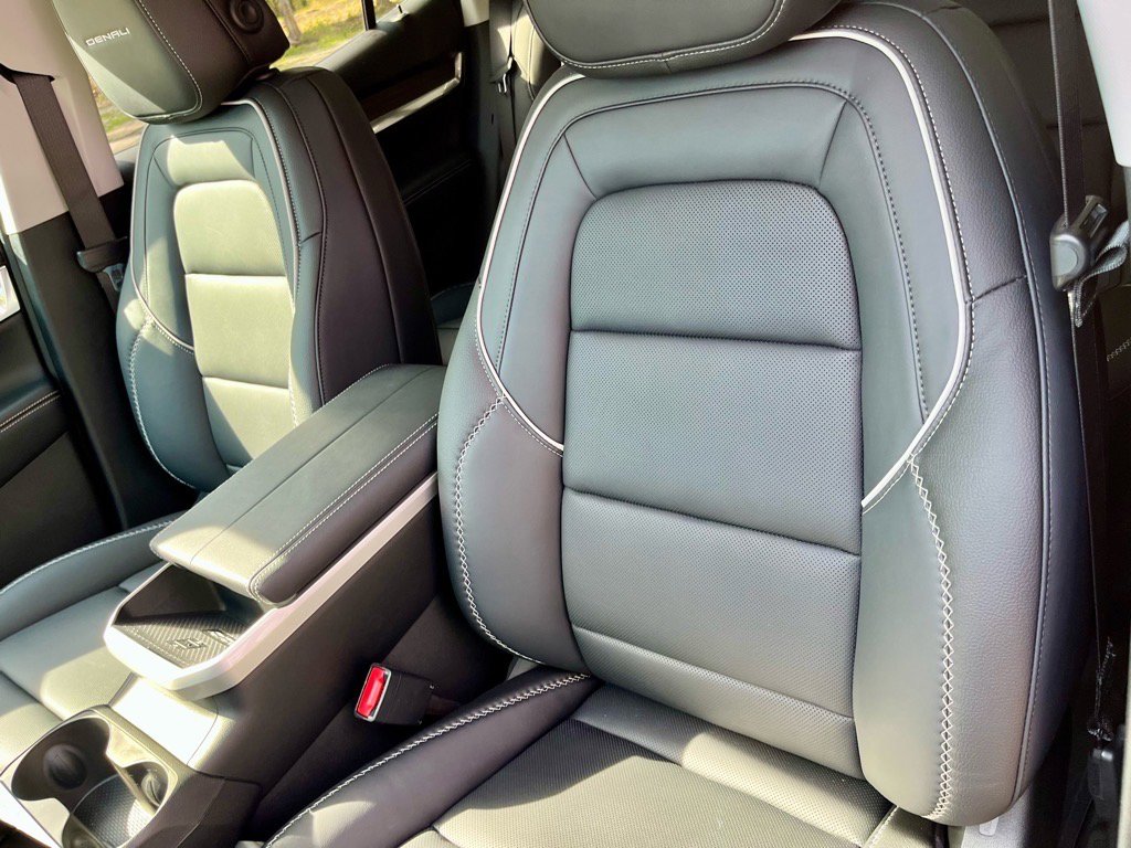 New 2026 GMC Terrain Denali w/ LPO, Floor Liner Package image 12