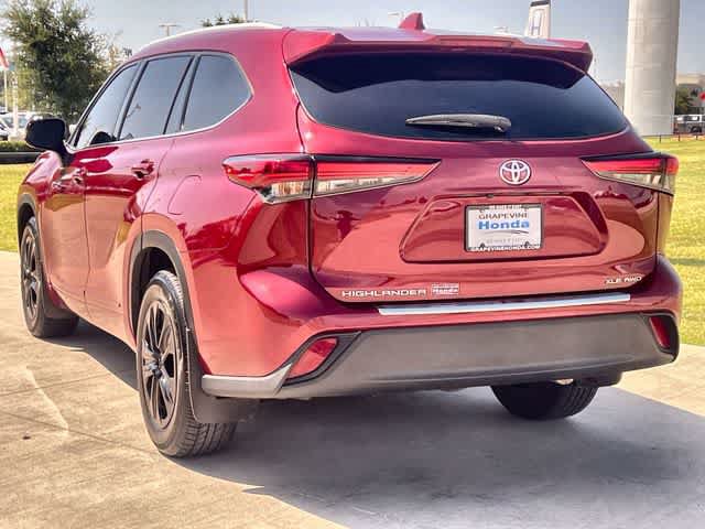 Used 2022 Toyota Highlander XLE AWD/4WD image 5