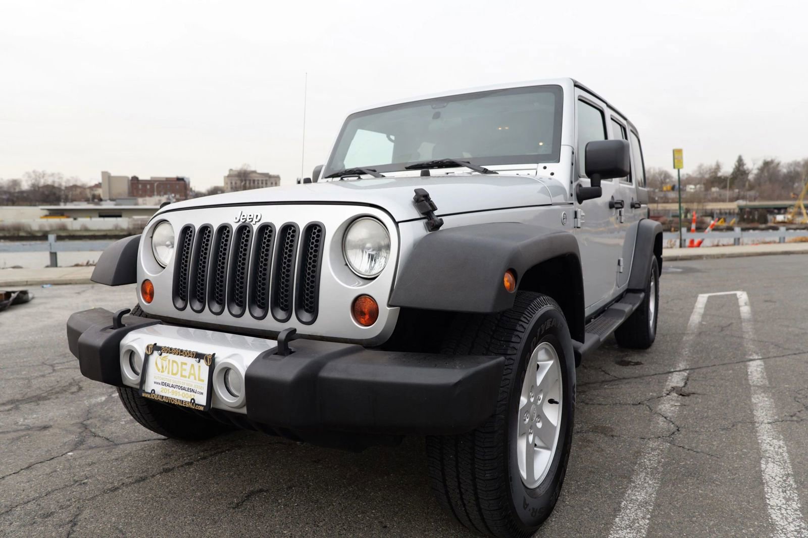 Used 2011 Jeep Wrangler Unlimited Sport AWD/4WD image 3