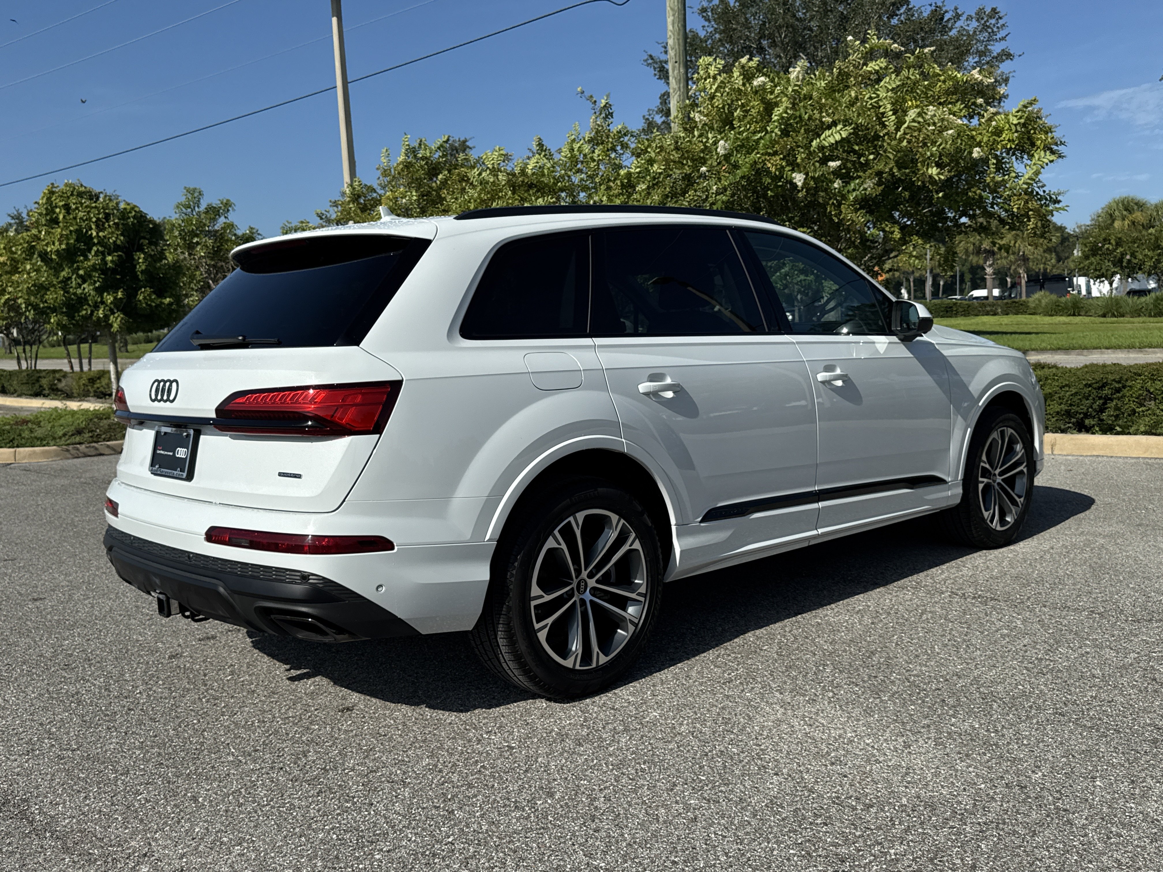 Used 2026 Audi Q7 3.0T Premium w/ Convenience Plus Package AWD/4WD image 4