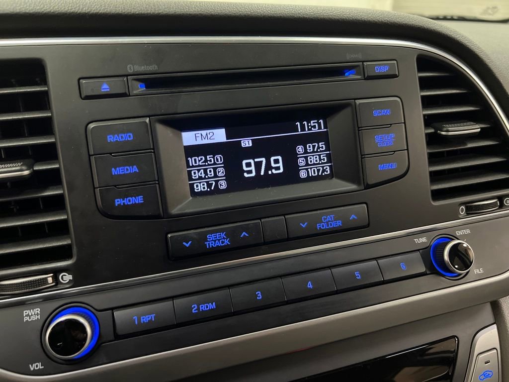 Used 2017 Hyundai Elantra SE image 22