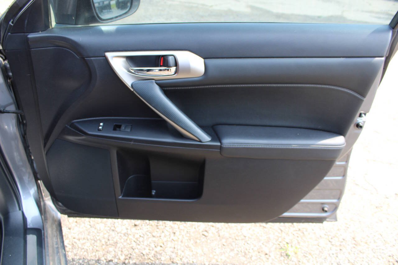 Used 2014 Lexus CT 200h w/ F Sport w/Nuluxe Interior FWD image 20