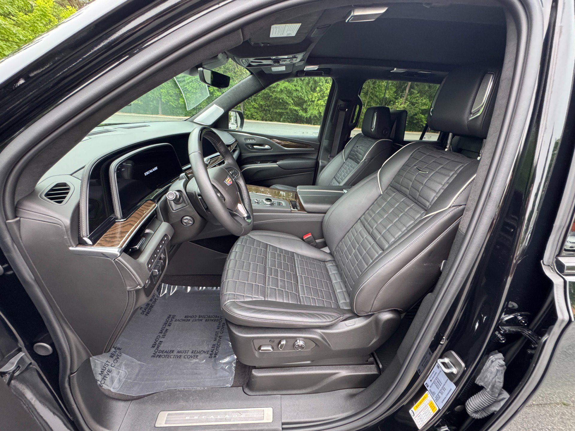 Used 2024 Cadillac Escalade ESV Sport Platinum w/ LPO, ONYX Package image 22