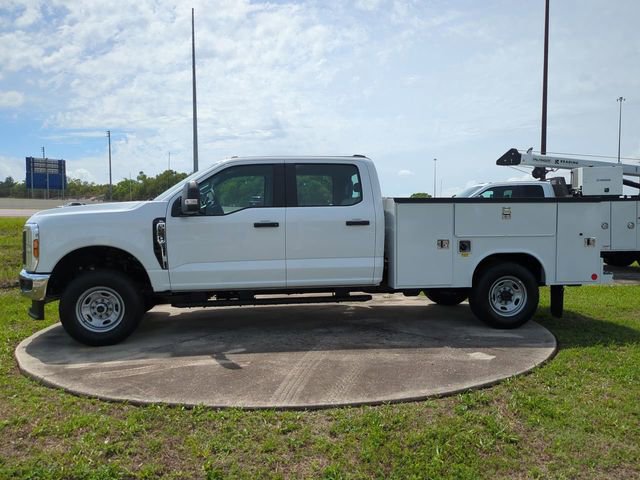 New 2026 Ford F250 XL w/ XL Chrome Package AWD/4WD image 8