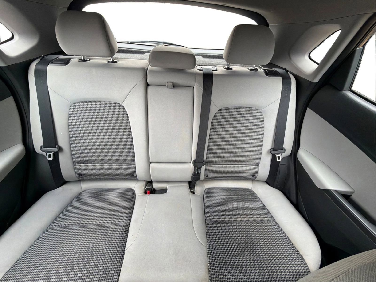 Used 2023 Hyundai Kona SE image 14