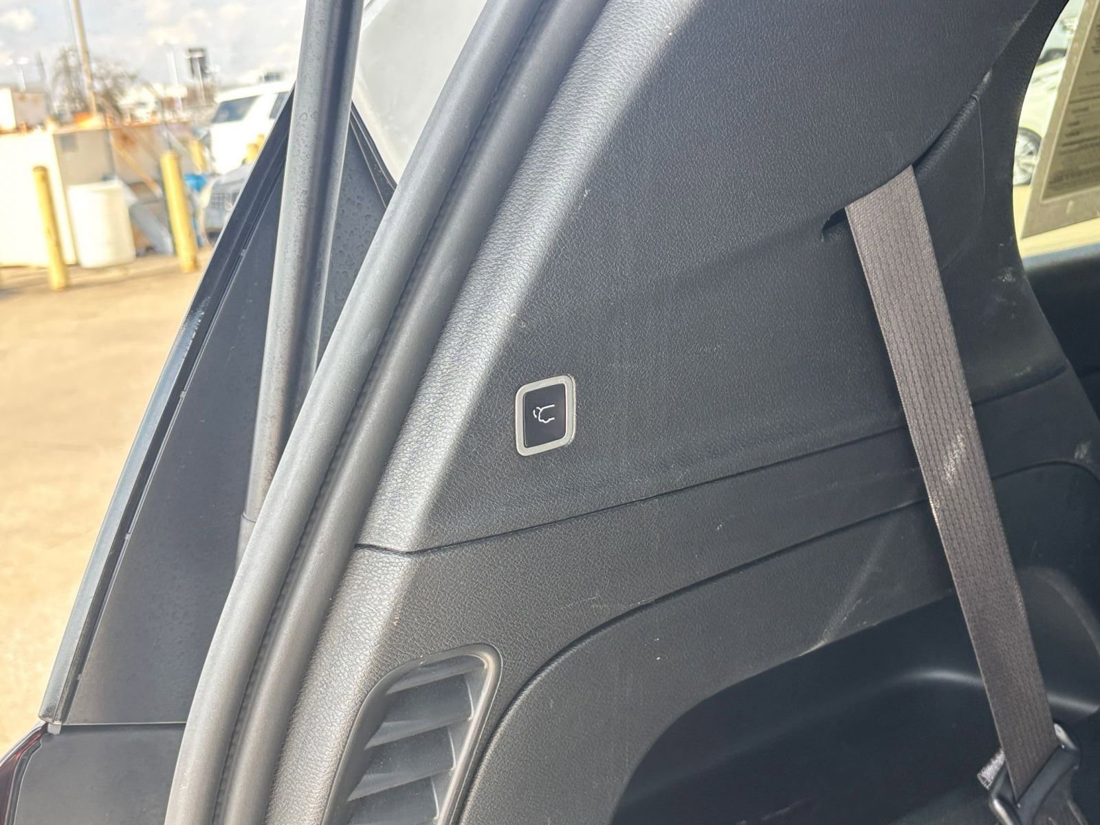 Used 2025 Chrysler Pacifica Select image 23