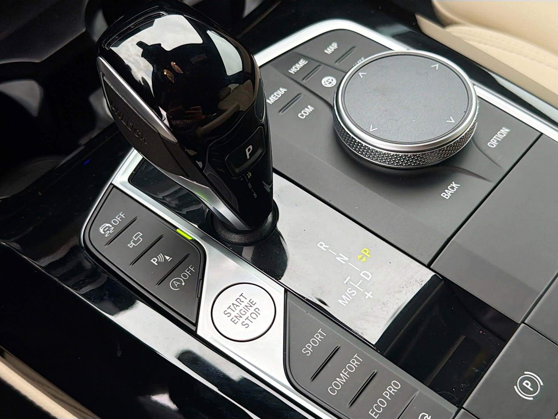 Certified 2025 BMW X4 xDrive30i image 30