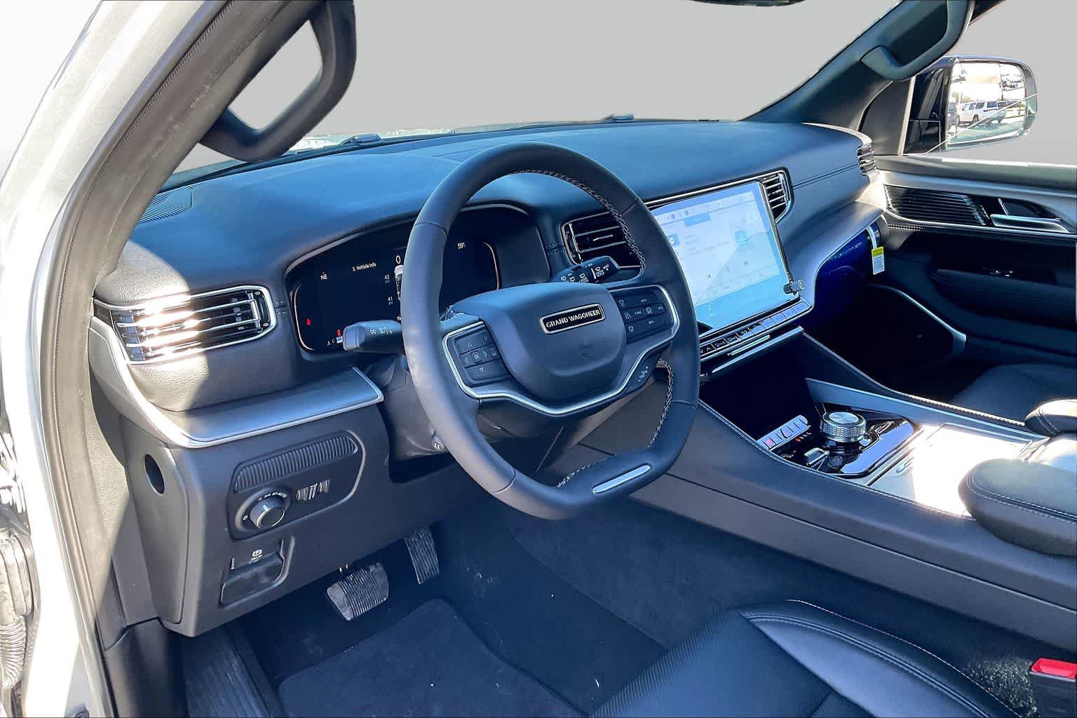 New 2026 Jeep Grand Wagoneer L 4WD w/ Premium Group I image 8